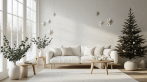 Originele Kerst Ideeën 2025: Transformeer Je Huis in een Winterwonderland Fotorealistische afbeelding van een Scandinavische woonkamer tijdens Kerstmis, met grote vloer-tot-plafondramen die zacht winterlicht uitstralen, een minimalistische witte linnen bank, en een Nordische kerstboom.
